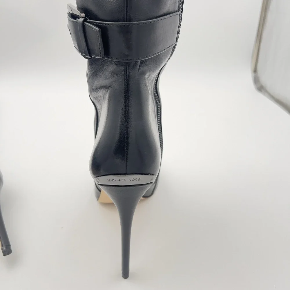 Michael Kors Black Leather Knee High Stiletto Boot Pointed Toe Zipper 9.5M